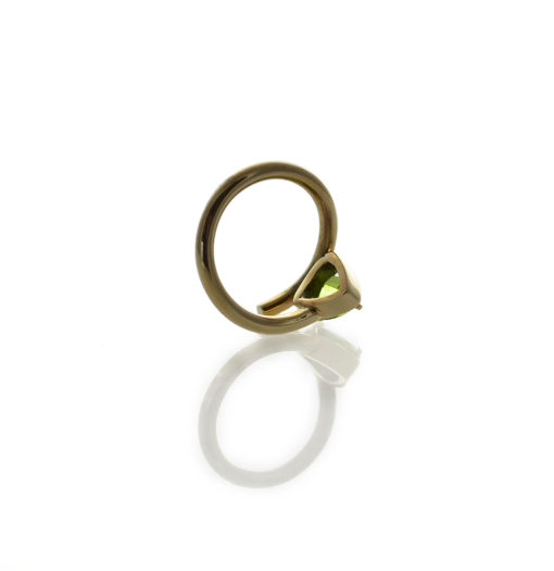 Gold peridot ring. R48 - Image 2