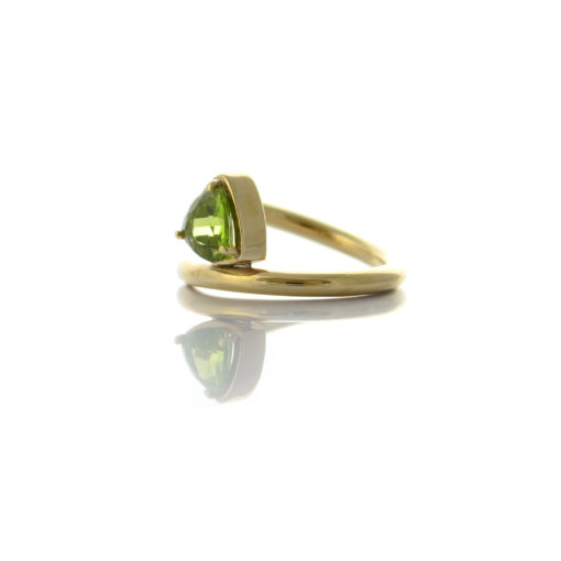 Gold peridot ring Contemporary fine jewelry