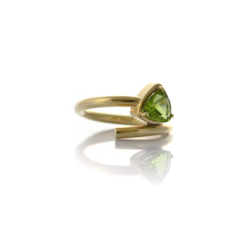 Gold peridot ring. R48 - Image 4